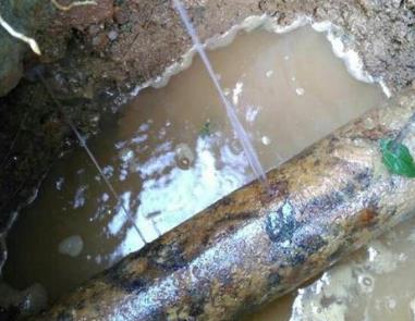 南平楼顶渗水维修公司分享下地暖漏水的原因及检测方法。